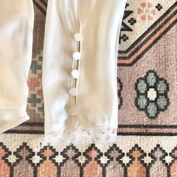 Frame Silk Lace Cuff Top - Picture 4 of 13